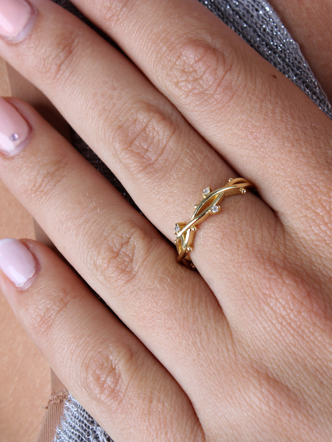 Colección Femme | Anillo Edén de plata bañado en oro 18k. Marca Vesiica.