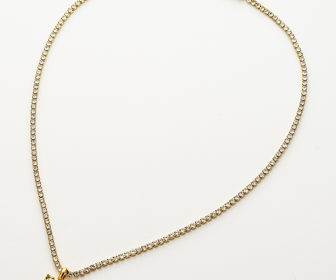 Colección Femme | Collar Aurea de acero inoxidable bañado en oro 18k. Marca Vesiica.