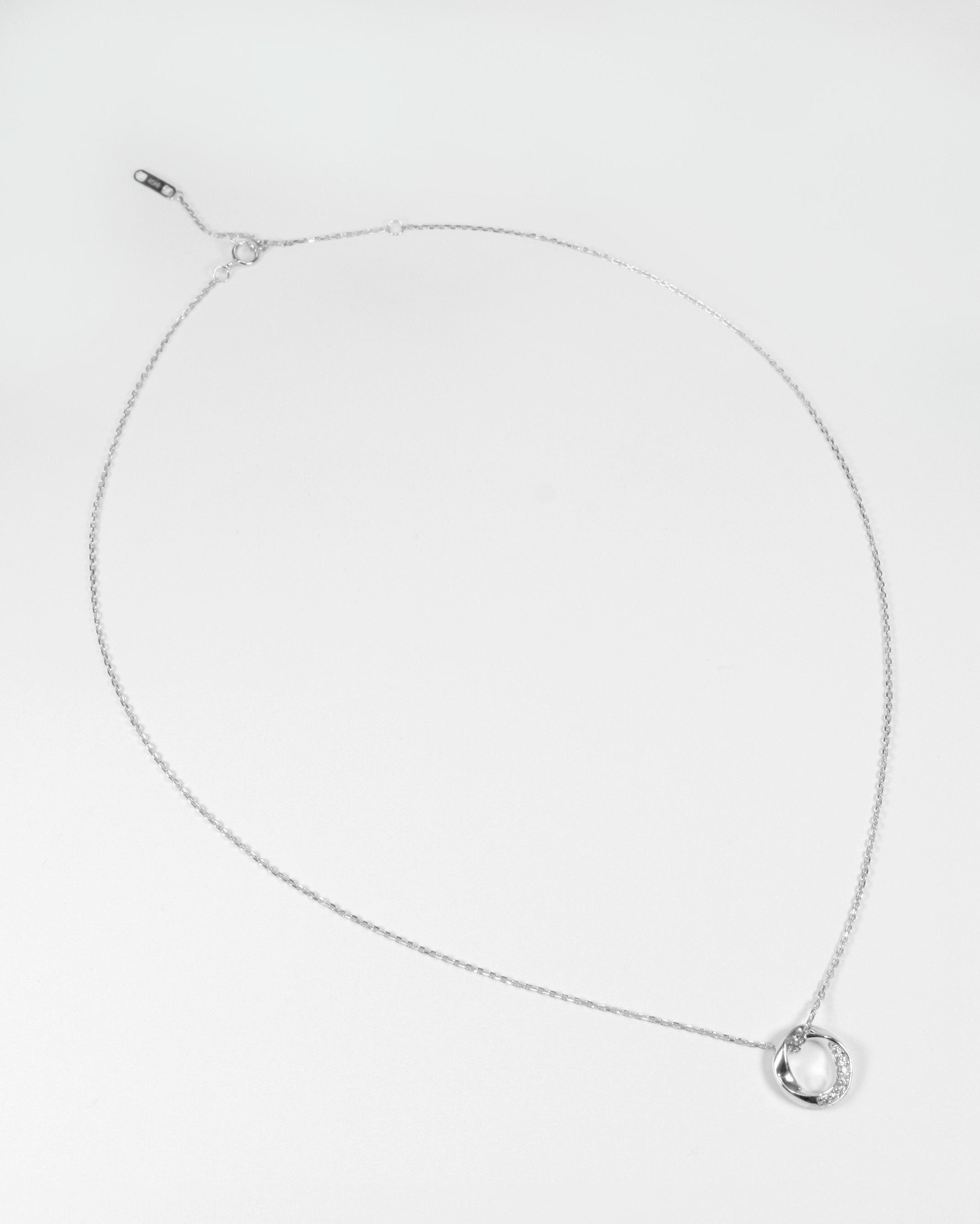 Colección Stellare | Collar Florence plateado de plata bañado en rodio. Marca Vesiica.