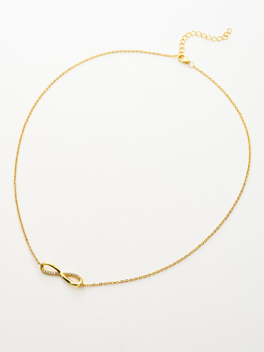 Colección Essentials | Collar Inna de plata bañado en oro 18k. Marca Vesiica.