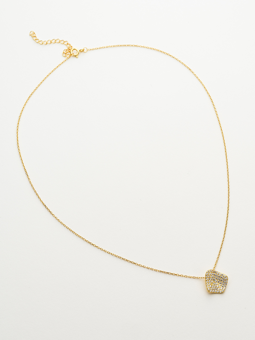 Colección Midnight | Collar Nala de plata bañado en oro 18k. Marca Vesiica.