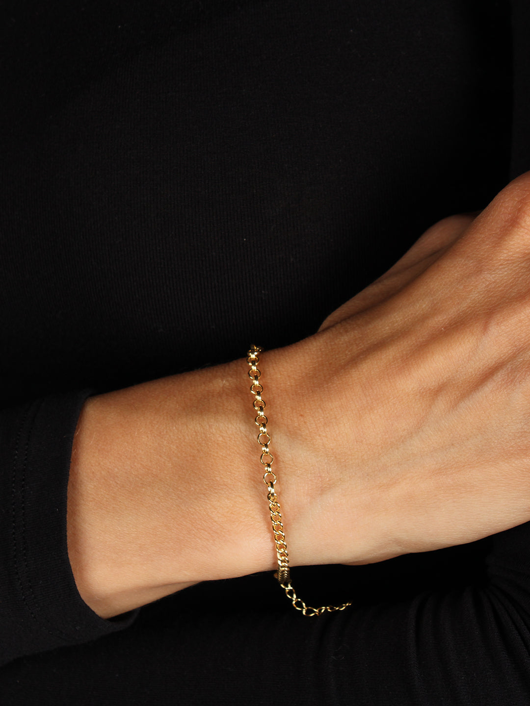 Colección Essentials | Pulsera Magnolia de plata bañada en oro 14k. Marca Vesiica.