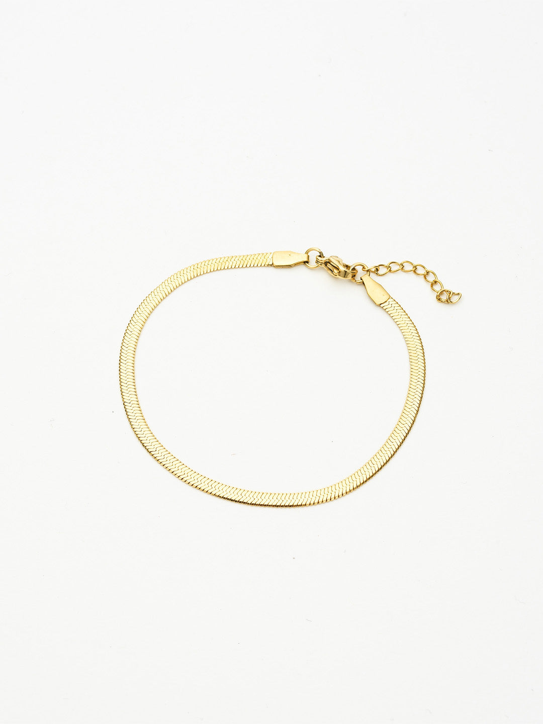 Colección Essentials | Pulsera Silvia Mini de acero inoxidable bañada en oro 14k. Marca Vesiica.