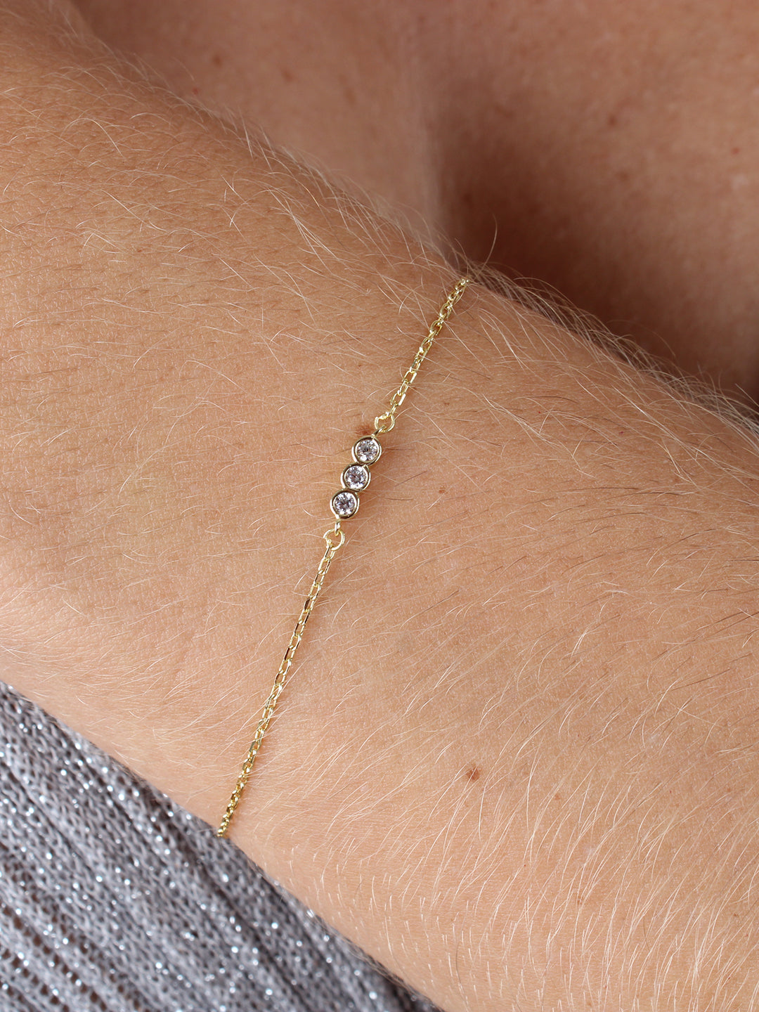 Colección Midnight | Pulsera Sof de plata bañada en oro 18k. Marca Vesiica.