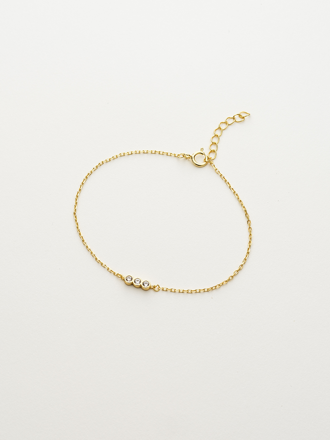 Colección Midnight | Pulsera Sof de plata bañada en oro 18k. Marca Vesiica.