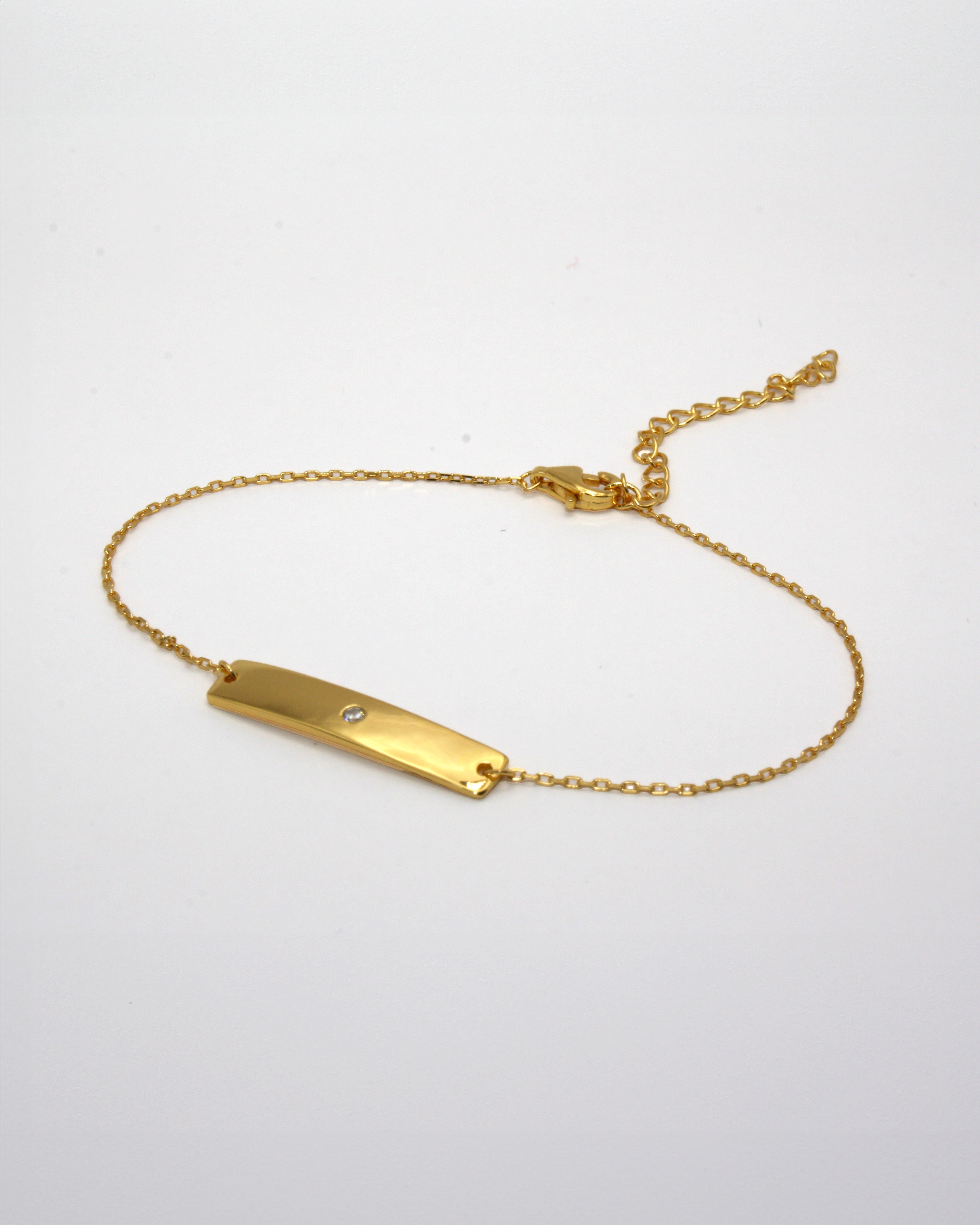 Colección Femme | Pulsera Solitary de plata bañada en oro 18k. Marca Vesiica.